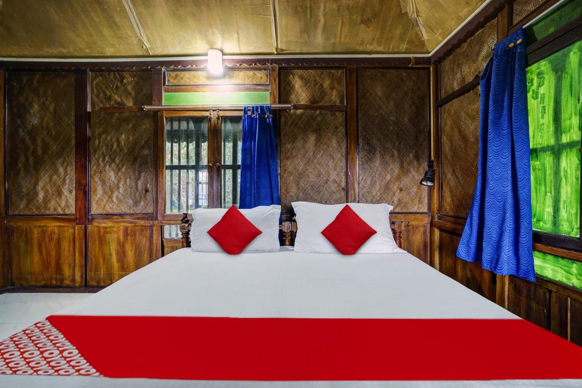 Oyo Flagship Meadow View Inn Thekkady Exterior photo
