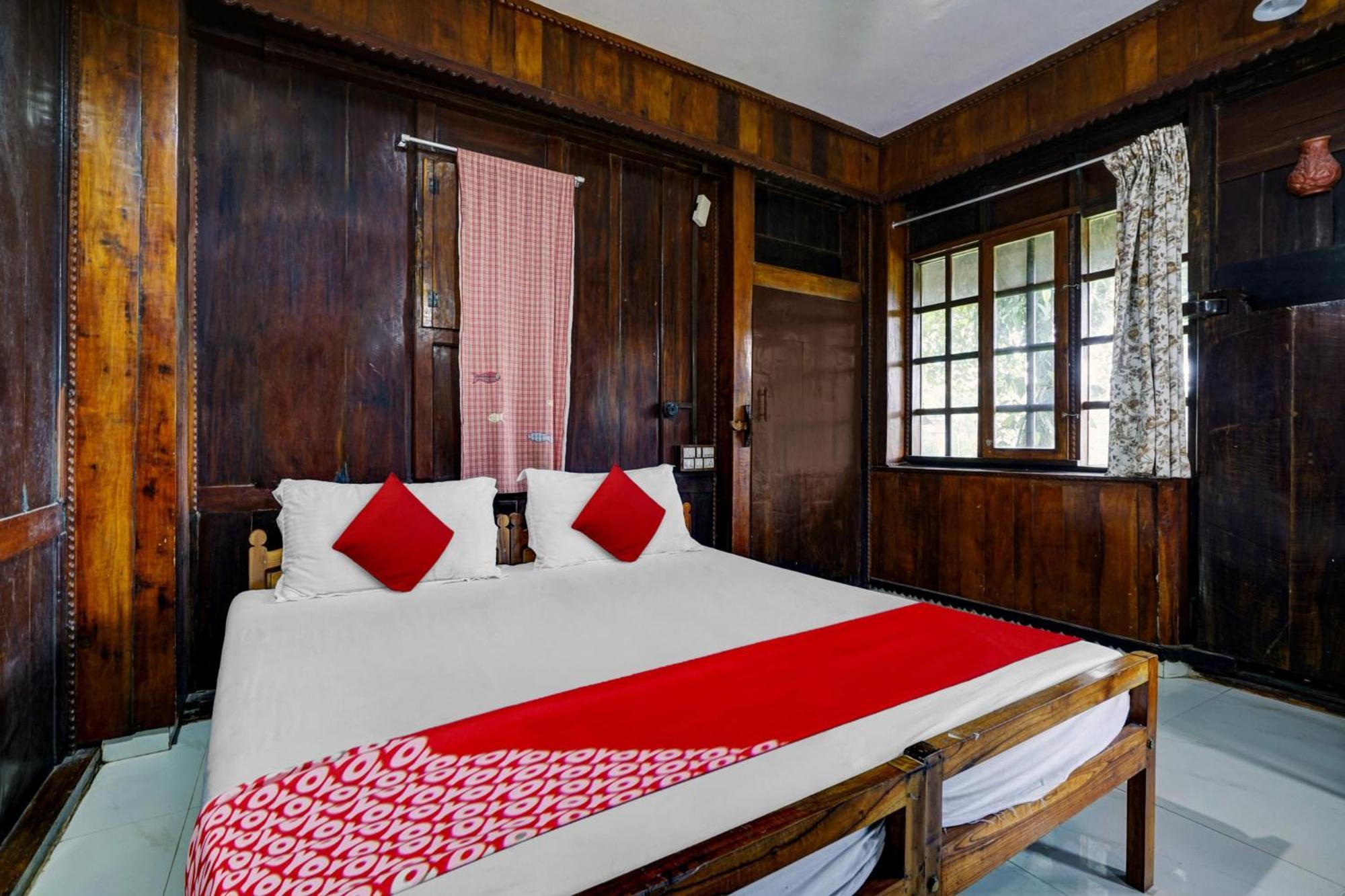 Oyo Flagship Meadow View Inn Thekkady Exterior photo