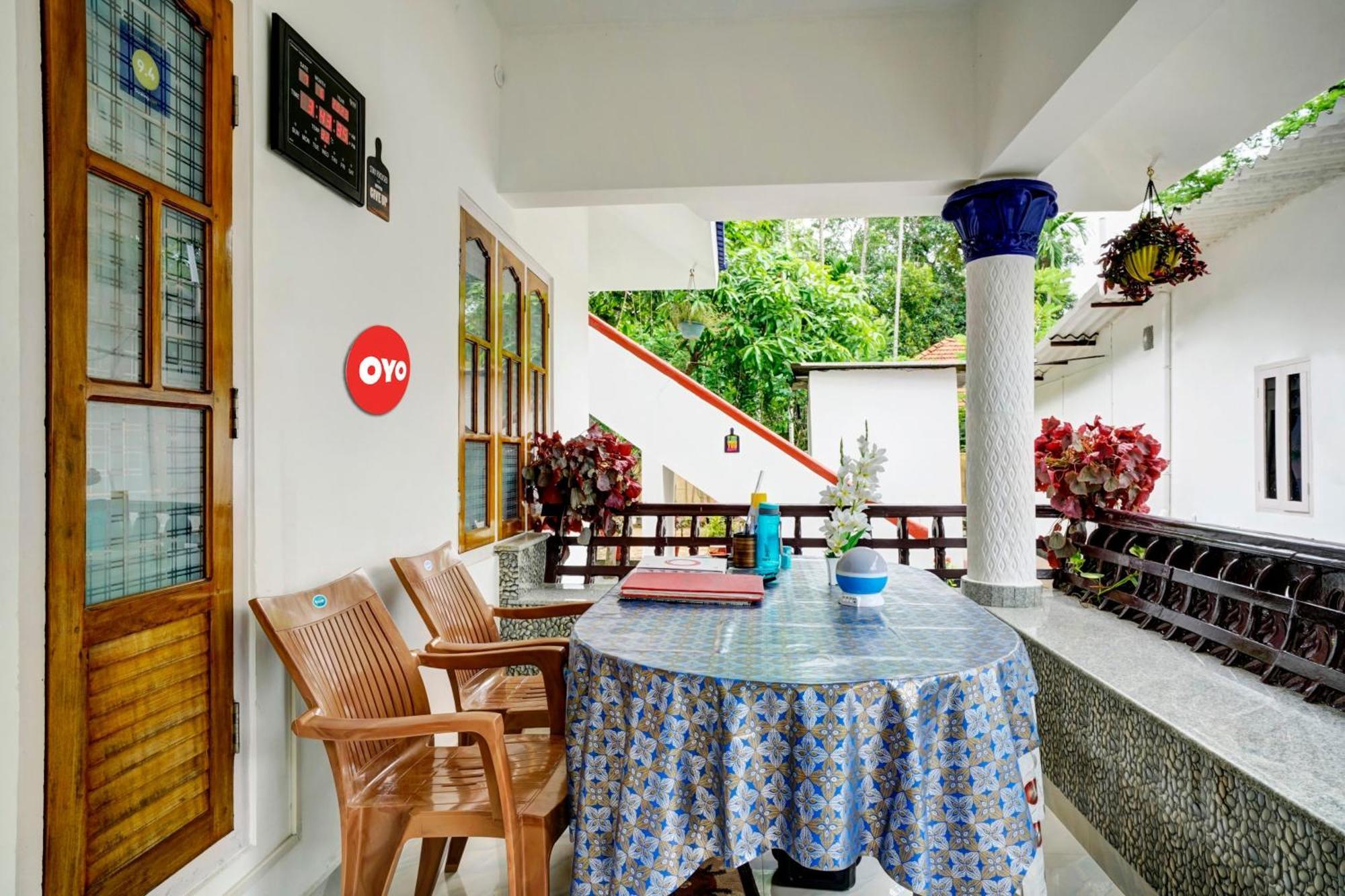 Oyo Flagship Meadow View Inn Thekkady Exterior photo