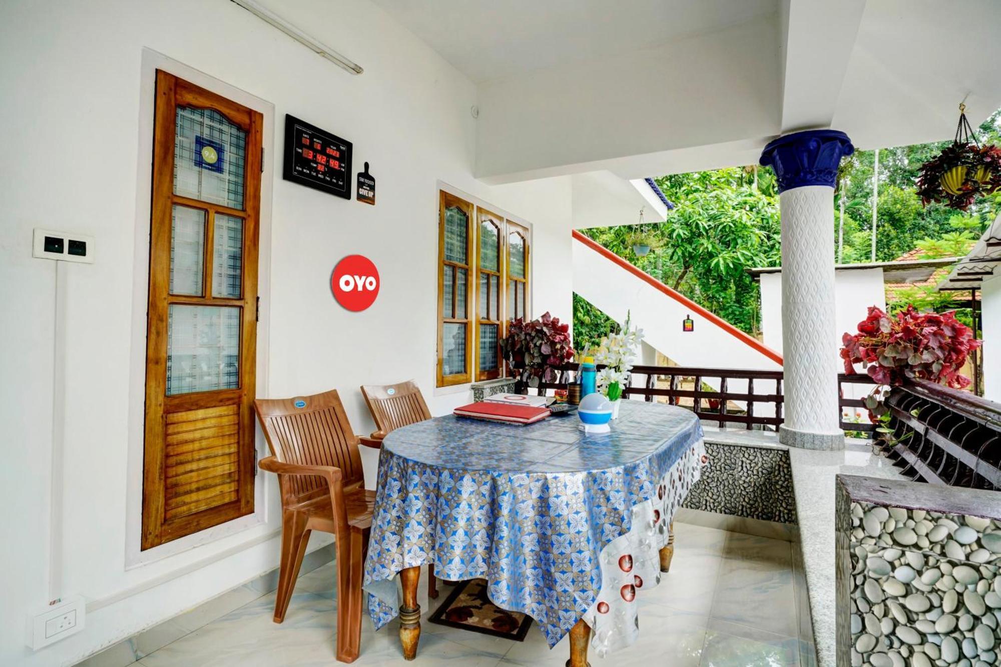 Oyo Flagship Meadow View Inn Thekkady Exterior photo
