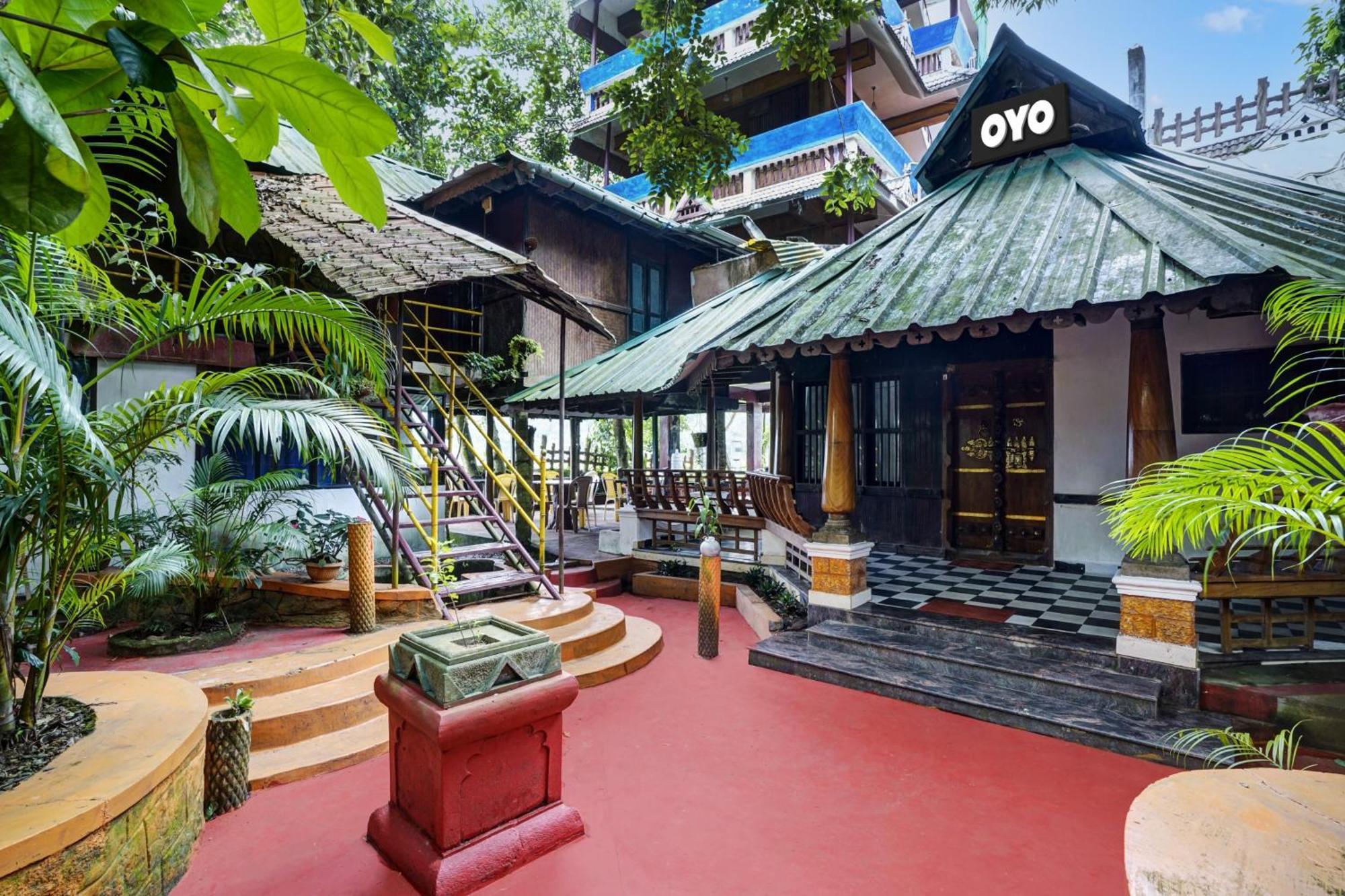 Oyo Flagship Meadow View Inn Thekkady Exterior photo